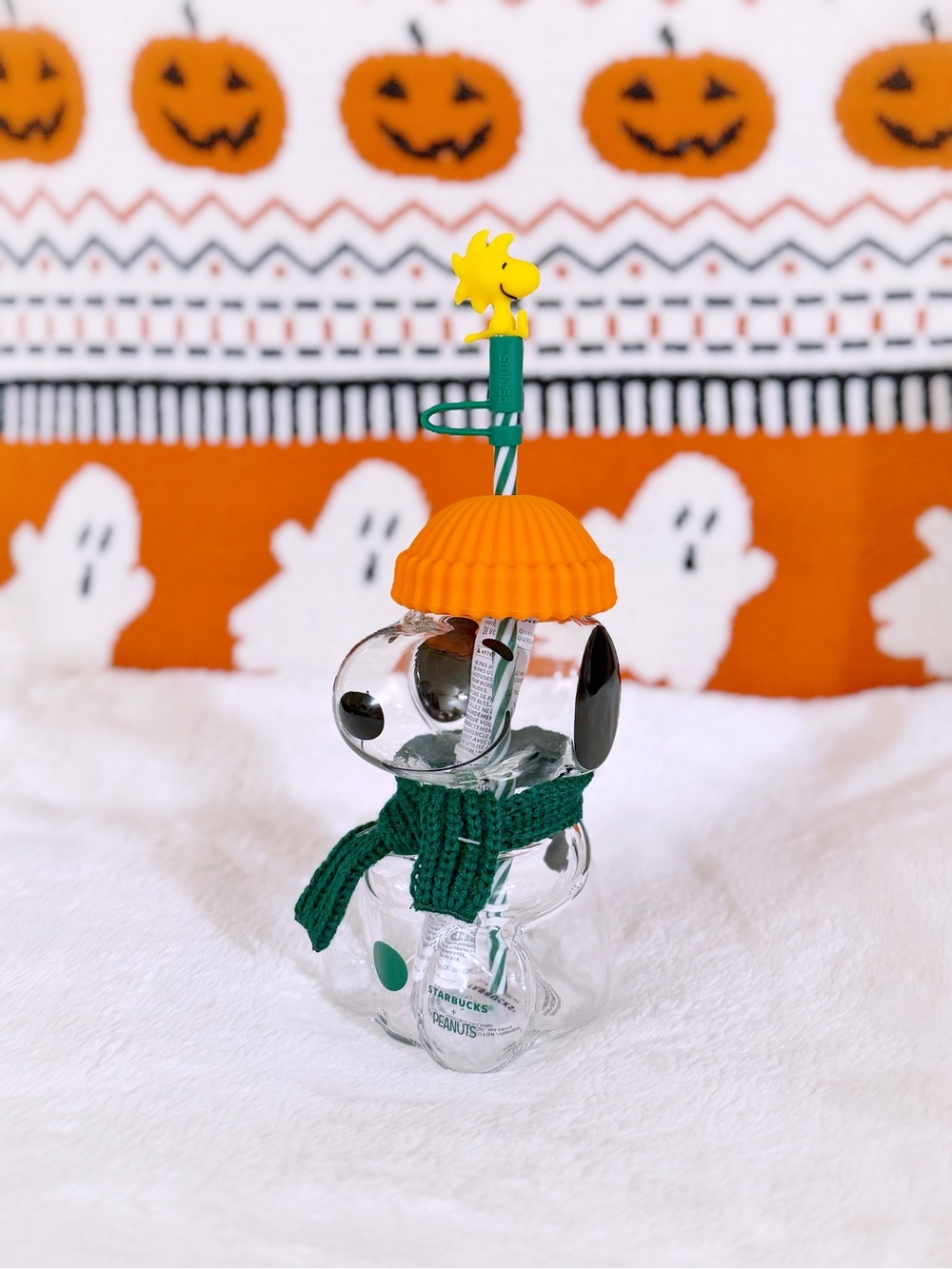 Viral Peanuts x Starbucks 2026 Collection Snoopy Glass Cup